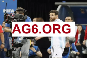 解说：斯普利特完全没有战术可言 这临时主帅赛季结束也就到头了